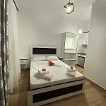 Rentrooms Geni Гостевой дом