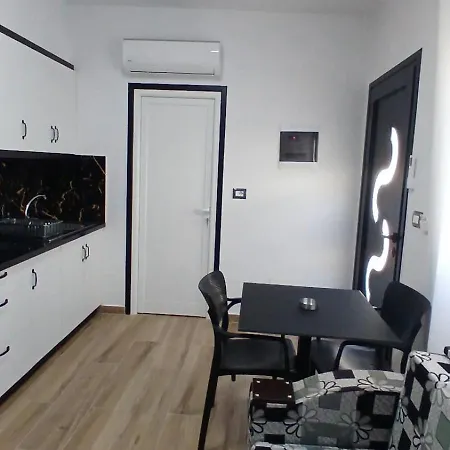 Rentrooms Geni Pensión 4*