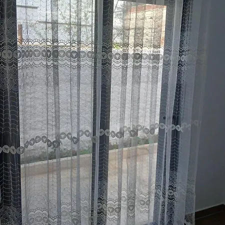 Pensión Rentrooms Geni
