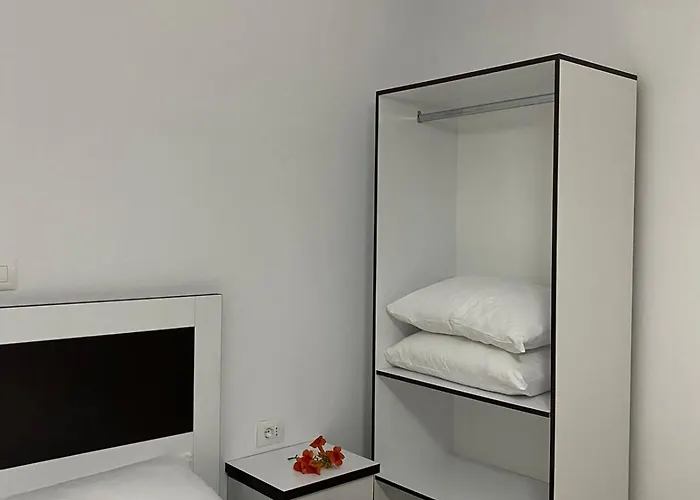 Maison d'hôtes Rentrooms Geni 4*