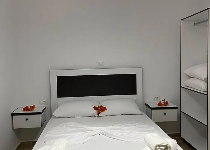 Rentrooms Geni Ksamil